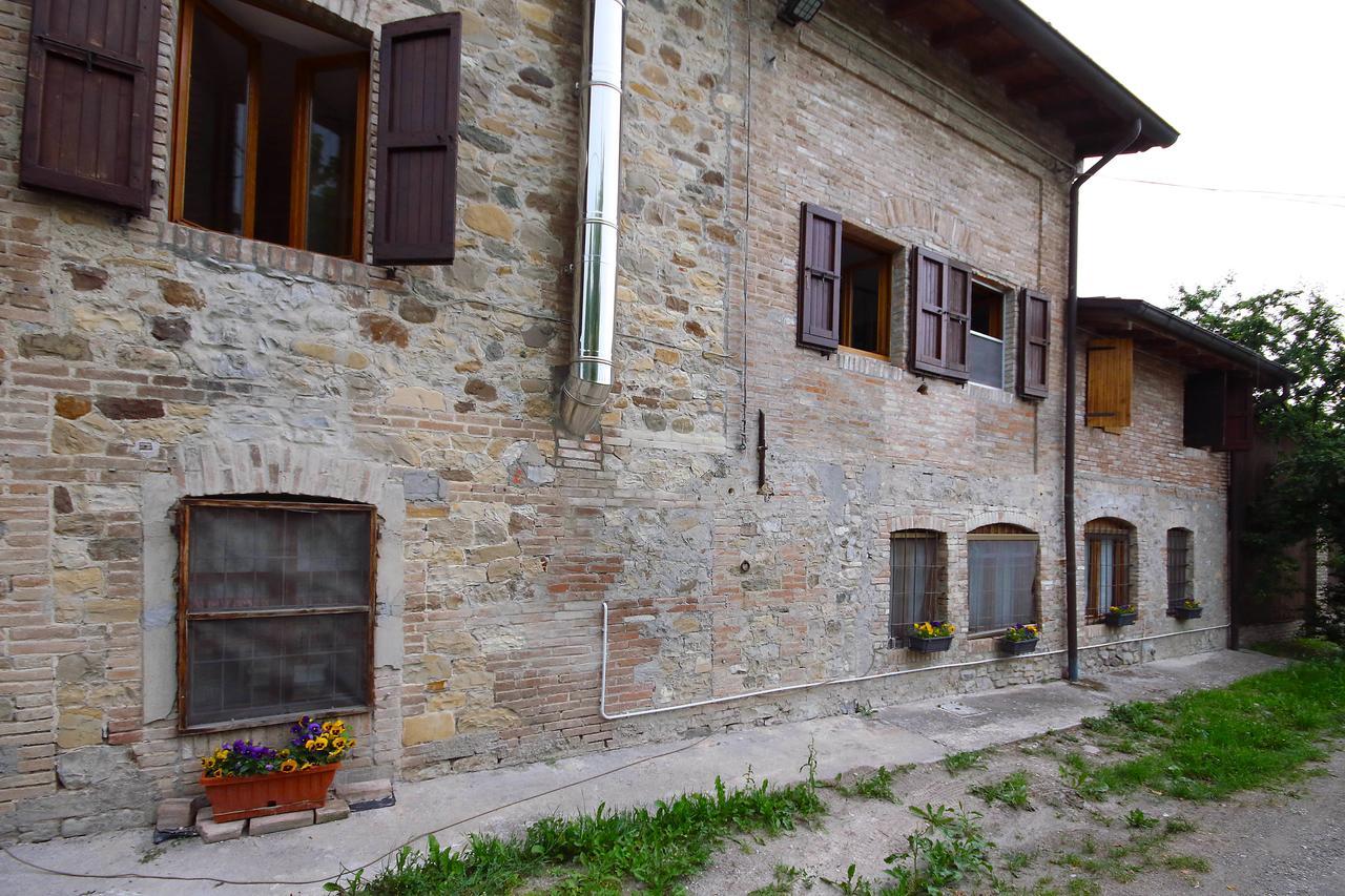 La Maesta' Acomodação com café da manhã Langhirano Exterior foto